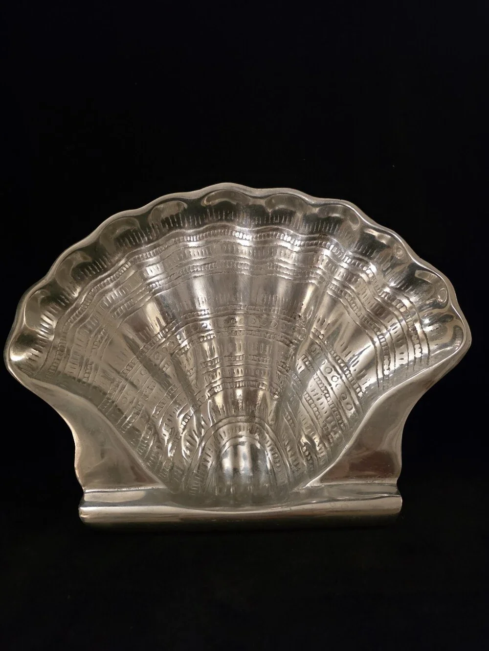 Vintage Mexican Cast Aluminum Scallop Shell Bowl Large 12